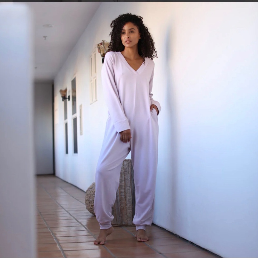Women's V-Neck Long Sleeve Lounge Jumpsuit - Light Lilac